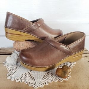 Mushroom Taupe Dansko Pro Honey Clogs Burnished Distressed Cottage Boho Prairie♡